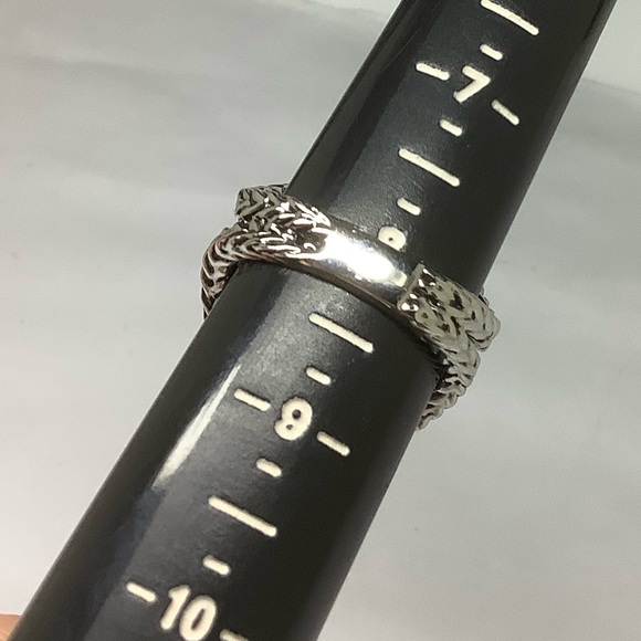 Elegant Silver and Gold Women's Ring - Picture 5 of 5